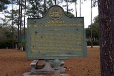 Sunbury Home of Many Famous Persons historical marker