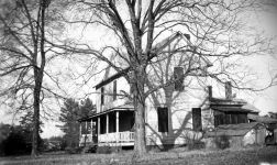 Houses - Hargis house (south of Cass Station)