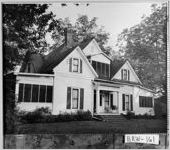 [Photograph of the home of L. Wright, Winder, Barrow County, Georgia, 196-]