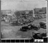 [Photograph of the town square on market day, Carrollton, Carroll County, Georgia, 1913]