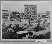 [Photograph of town square on market day, Carrollton, Carroll County, Georgia, ca. 1919 ]