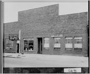 [Photograph of an exterior of an outlet store, Moultrie, Colquitt County, Georgia, not before 1952]