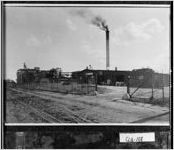 [Photograph of an exterior of a plant, Moultrie, Colquitt County, ca. 1914-1920]