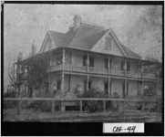 [Photograph of McDonald family outside their home, Douglas, Coffee County, Georgia, ca. 1900-1939?]