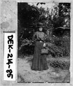 [Photograph of Willie Vilenah Medlock Johnson in garden, Atlanta, DeKalb County, Georgia, 1905]