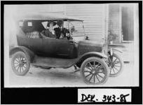 [Photograph of Lillian Abbot and Mercer Thomas Cleland, Lithonia, DeKalb County, Georgia, 1923 Aug.]
