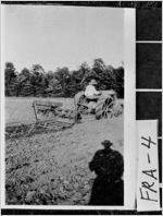 [Photograph of Tatum Grover Stephens plowing on a farm, Franklin County, Georgia, 1929 July]