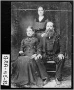 [Photograph of the Sutton family, Grady County, Georgia, between 1901 and 1907]