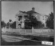 [Photograph of the exterior of the Carlton home, Union Point, Greene County, Georgia, ca. 1905]