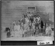 [Photograph of Meadow School students posing, Gwinnett County, Georgia, 1924]