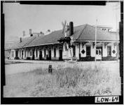 [Photograph of Atlantic Coast Line Railroad Depot, Valdosta, Lowndes County, Georgia, not before 1907]