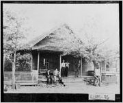 [Photograph of V. A. Higgins store, Auraria, Lumpkin County, Georgia, ca. 1910]