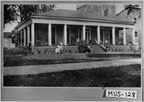 [Photograph of E. M. Averett house, Columbus, Muscogee County, Georgia]