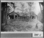 [Photograph of home near the falls, Tallulah Falls, Rabun County, ca. 1900-1939?]