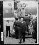 [Photograph of President Dwight D. Eisenhower about to board Air Force One, Augusta, Richmond County, Georgia, 1959 Apr. 21 ]