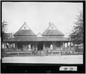 [Photograph of Hamilton House, Glennville, Tattnall County, Georgia, between 1905 and 1906]