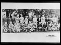 [Photograph of LaGrange Rotary Club members in front of the Memorial Library, LaGrange, Troup County, Georgia, 1930 Oct. 8]