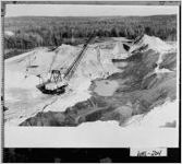 [Photograph of dragline used to mine kaolin, Washington County, Georgia, 1961 Dec. 6]