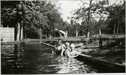 Group portrait : Jung, Corbin, Elsie Vulliet (of New Orleans), and Blandina Jung, circa 1920s