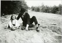 Jung, Blandina and Raymond, circa 1907