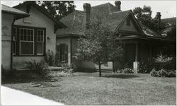 166 Holt Avenue (Annie Jung’s house on right), circa 1930s