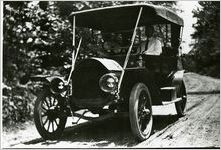Automobile: circa 1915