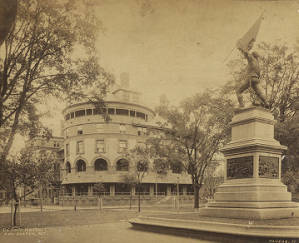 DeSoto Hotel and Jasper Monument