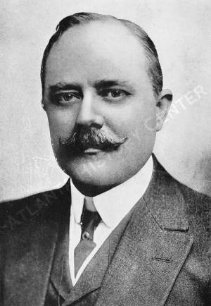 Clark Howell