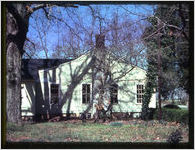 Georgian cottage with side chimneys