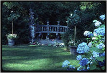 Howell-McDowell House gardens