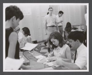 Students, groups, 1960s - Spring student registration
