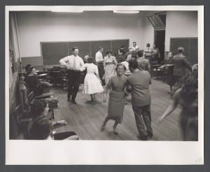 Dances and festivals - Dancing in pairs