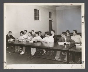 Students, groups, 1940s-1950s - Lyle Campbell teaching a Business School class
