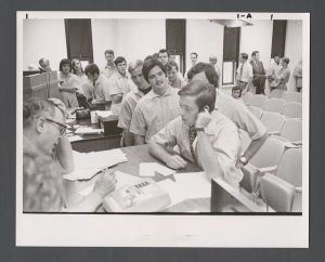 School of Dentistry - Students registering for classes