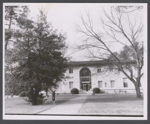 Miscellaneous buildings, 1960-1980 - Unidentified building exterior view