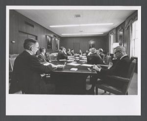 Faculty and staff, groups - Planning committee in a meeting