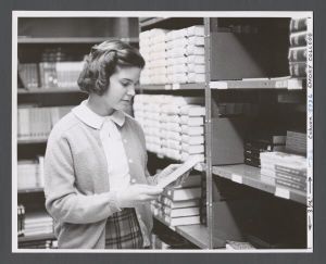 Students, individuals - Susan Cahoon at the student bookstore