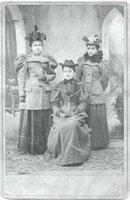 Mary Ruth Houston Watlington Stokely (1869-1911) with her sisters