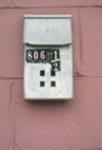 806 1/2 Mailbox
