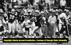 Georgia Tech's Jerry Mays breaks free for a 38 yard run against the Maryland Terrapins, 1989
