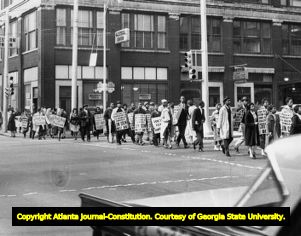 Protestors demonstrating against Davison's retail store and segregation, 1961