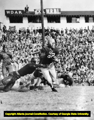 Georgia Bulldogs' Charley Trippi in action against Auburn University, 1948
