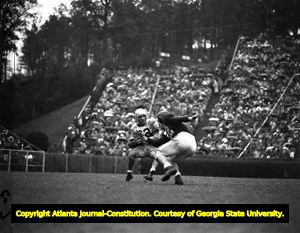 Georgia Bulldogs' Charley Trippi in action against Oklahoma A&M, 1946