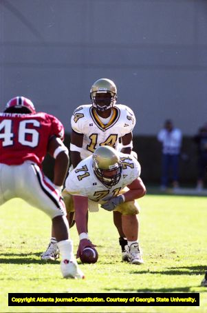 Quarterback Joe Hamilton surveys the Georgia defense, 1999