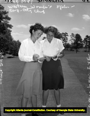 Western Women's Open participants Louise Suggs and Grace Lenczyk, 1947