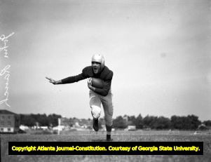 Quarterback for the Georgia Bulldogs Johnny Rauch, 1946