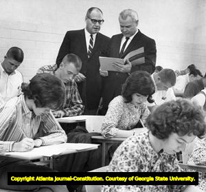 DeKalb College Presidents Dr. Hollingsworth and Jim Cherry among a group of students, 1964