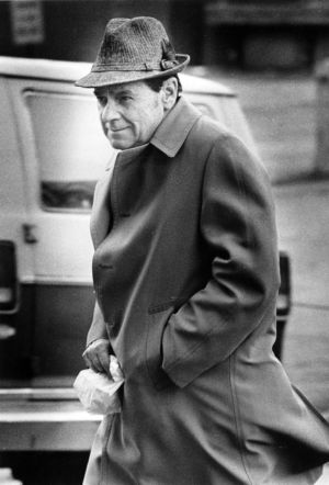 Distrcit Attorney Lewis Slaton arriving to the Fulton County courthouse during the Wayne Williams murder trial, 1982