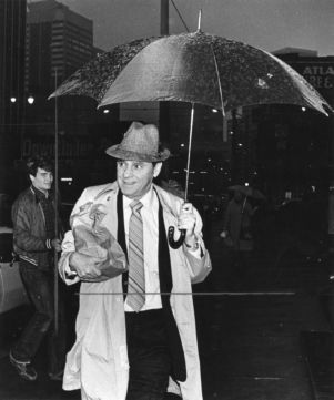 Distrcit Attorney Lewis Slaton arriving to the Fulton County courthouse during the Wayne Williams murder trial, 1982