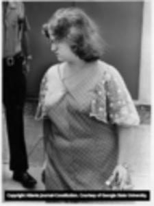 Convicted murderer Janice Buttrum returning to jail during the investigation of the slaying of Demetra Parker, 1981
